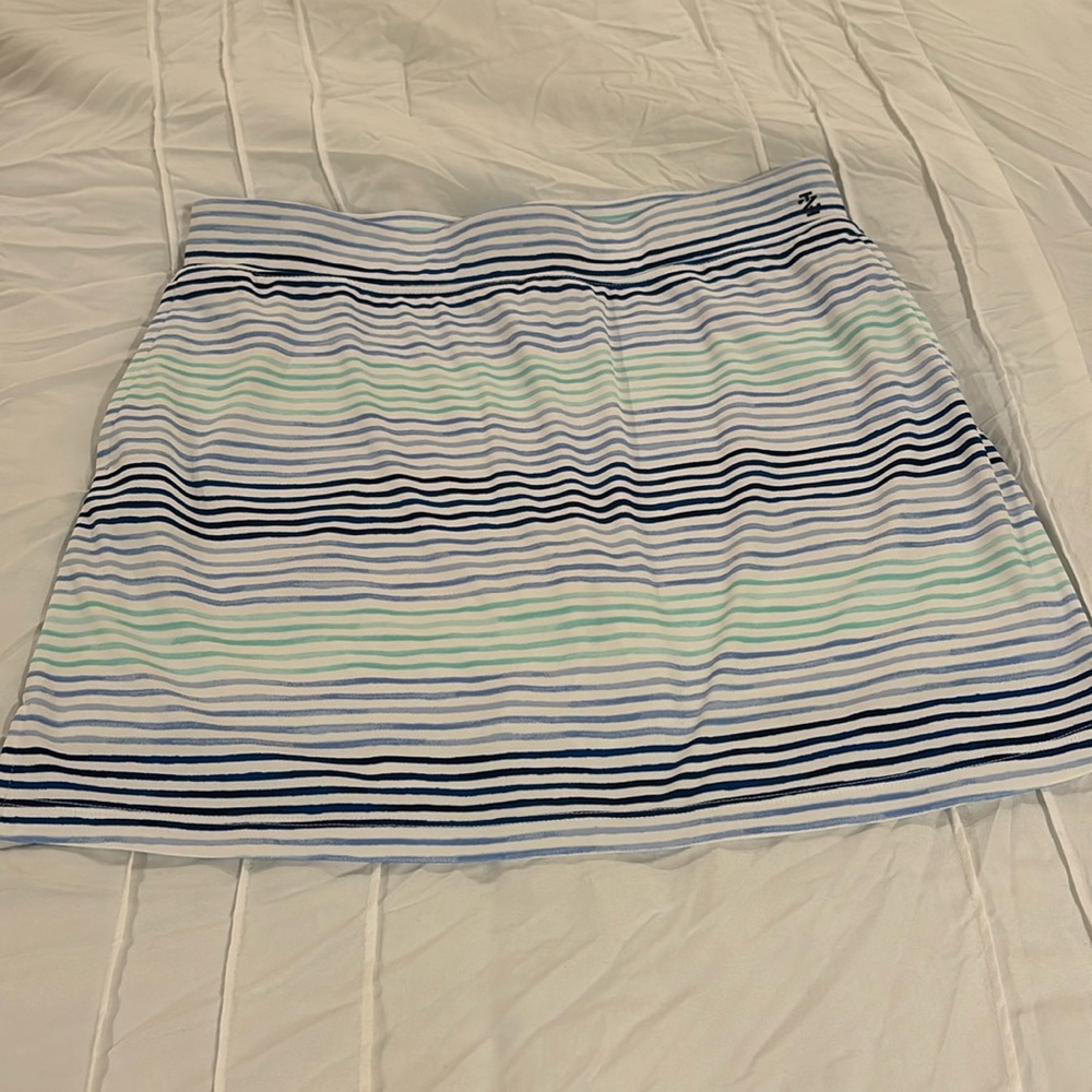 IZOD Gold Skirt size medium